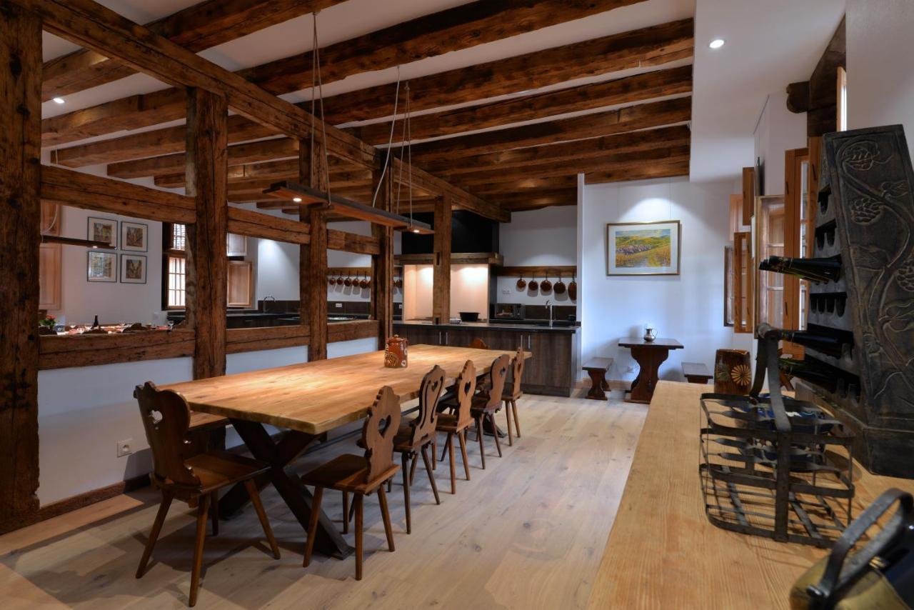 Domaine La Cour Des Nobles - Demeure, Maison Et Appartements Au Coeur De 利克维 外观 照片