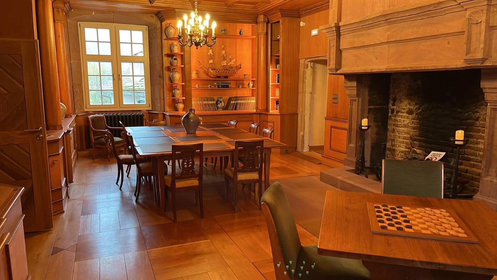 Domaine La Cour Des Nobles - Demeure, Maison Et Appartements Au Coeur De 利克维 外观 照片